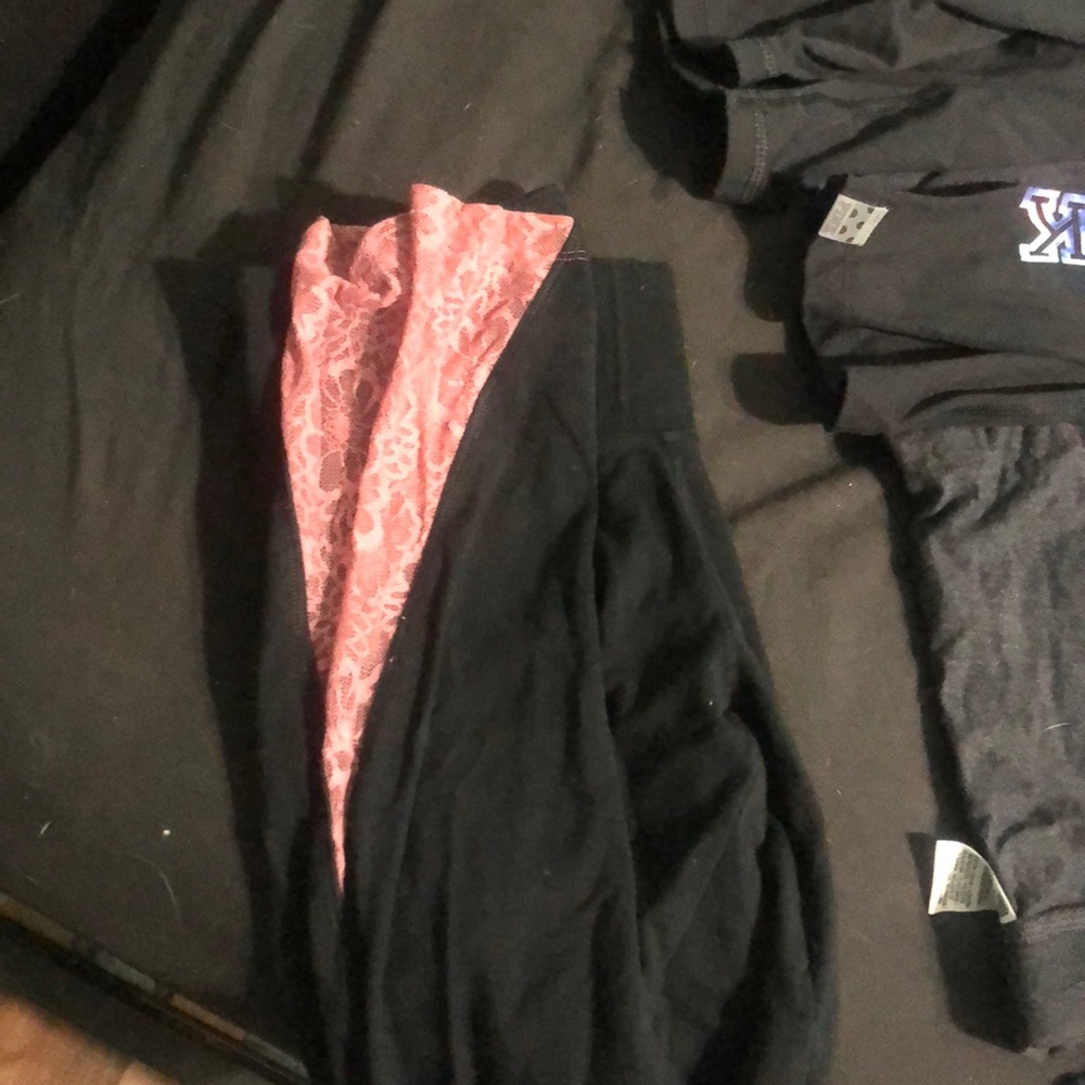 VS LEGGINGS!!! BUNDLE DEAL!!!!! 💖💖